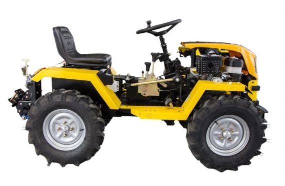 Tauros ZX18: Ideální traktor pro louky, sady a záhony Tauros ZX18 – dokonalý stroj pro sečení, sklizeň a převoz